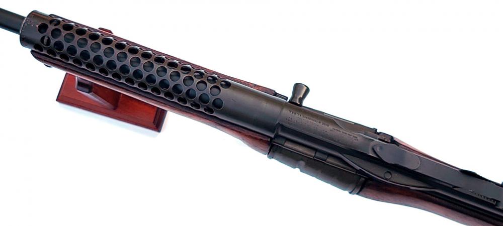 M1941 Johnson Rifle SN B0616 (14).jpg